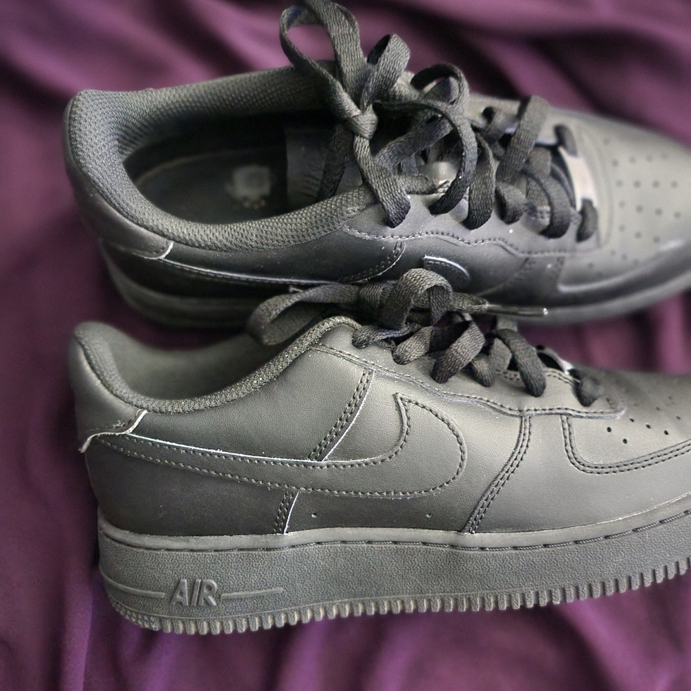 Genuine Nike Air Force 1 - Picture 2 of 7
